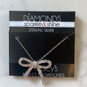 Silver bow necklace